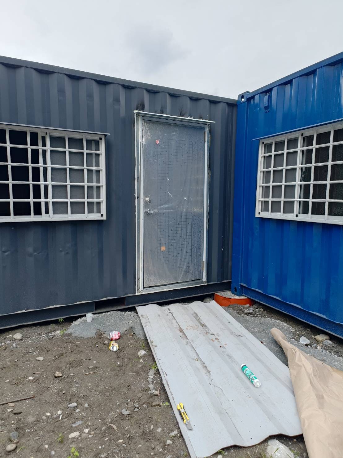 貨櫃屋開門-花蓮兆豐農場後面